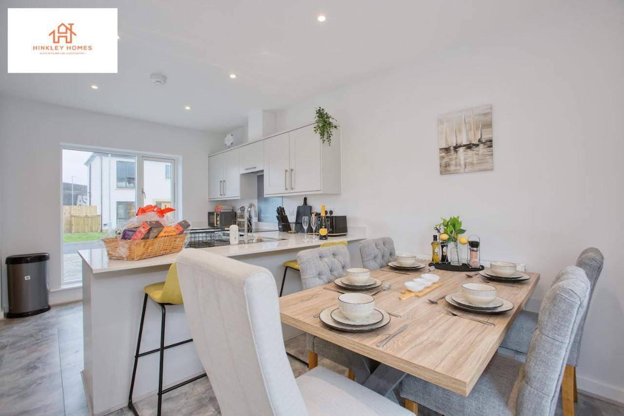 St Ives Bay - Immaculate Brand New 3Bed - Free Parking - Beach - Wifi Hayle Bagian luar foto